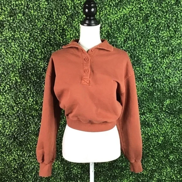 🎄Aritzia‎ rust color cropped sweater - Picture 2 of 9
